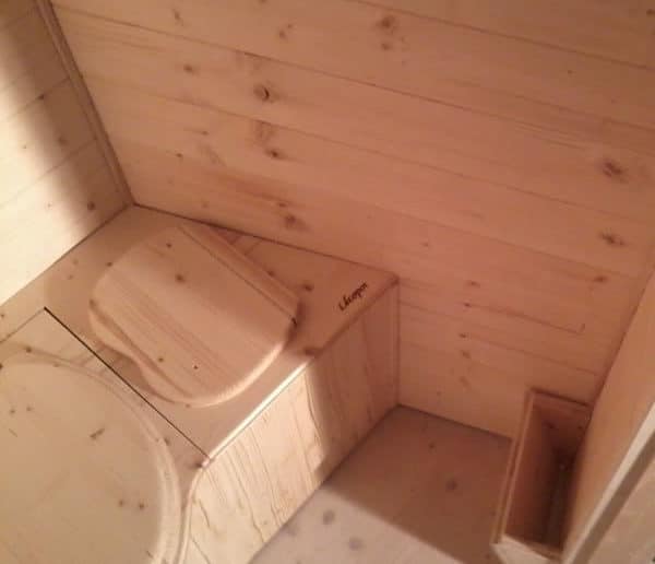 Porte revues pour toilettes sèches